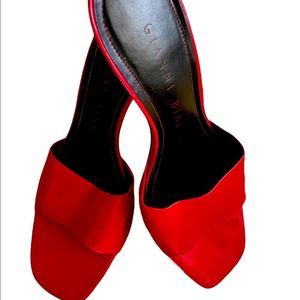 🔥NWOT, Gianni Bini red leather heels, size 6.